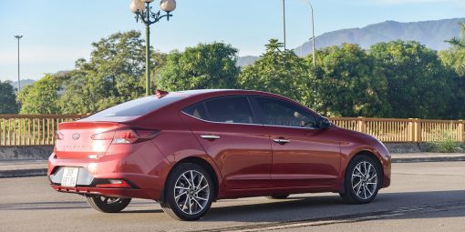 Hyundai Elantra Facelift: Sự đổi thay đáng giá